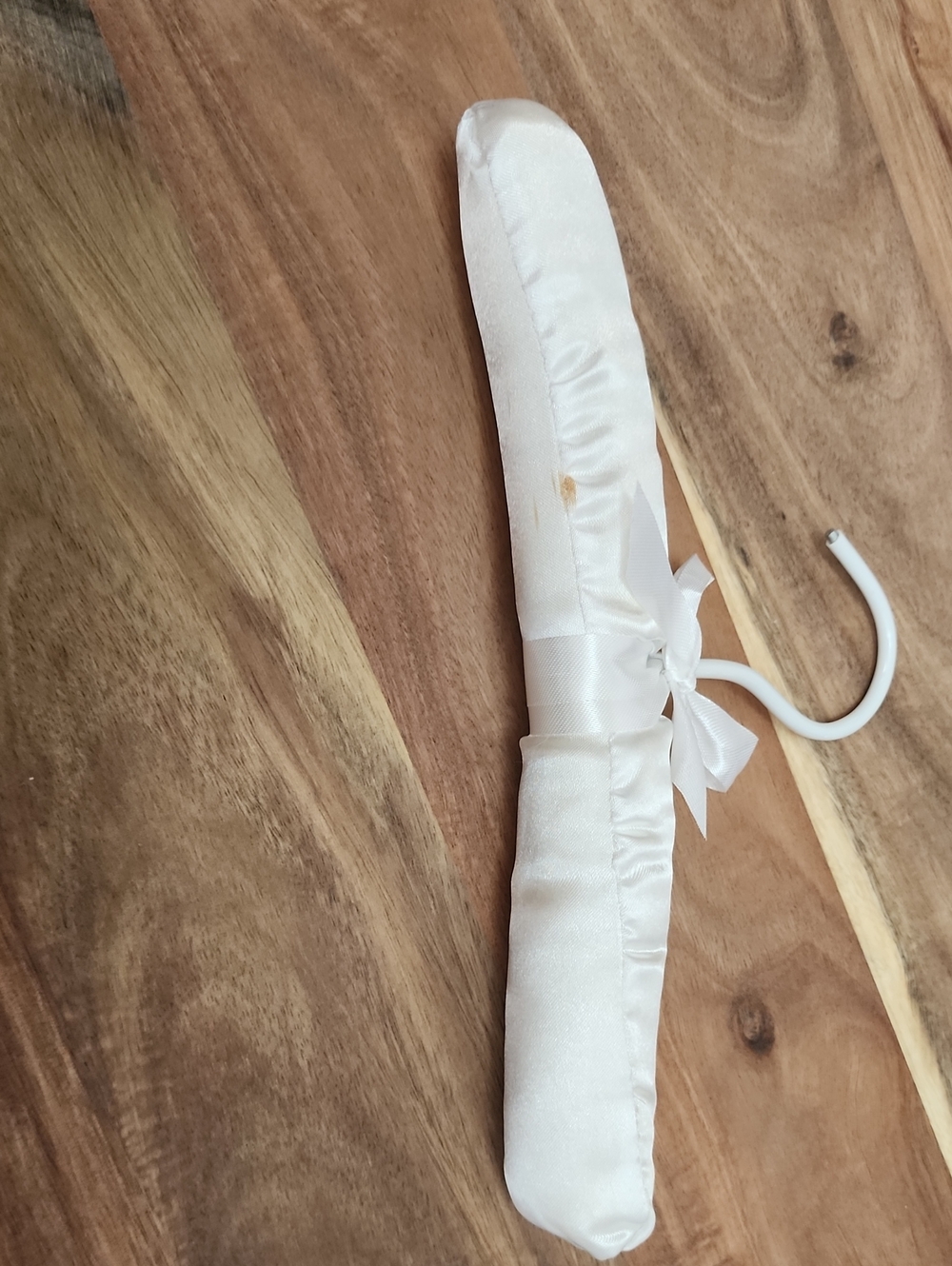 ✨ VTG Lot of 6 Hangers - Padded Satin & Contoured White ✨ - Picture 6 of 13